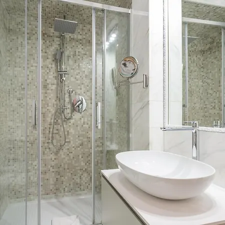 Stylish Spanish Steps Retreat Rzym
