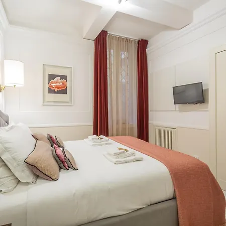 Stylish Spanish Steps Retreat Apartament Rzym