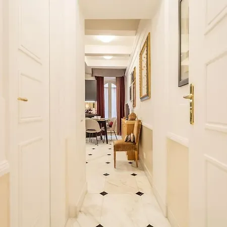 Stylish Spanish Steps Retreat *