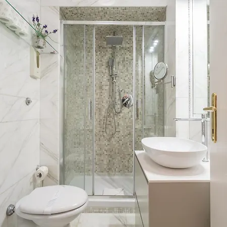 شقة Stylish Spanish Steps Retreat