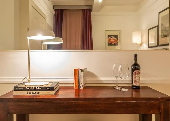 Stylish Spanish Steps Retreat Апартаменты *