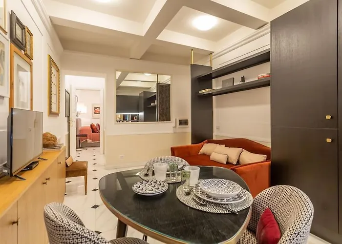 Stylish Spanish Steps Retreat Апартаменты *