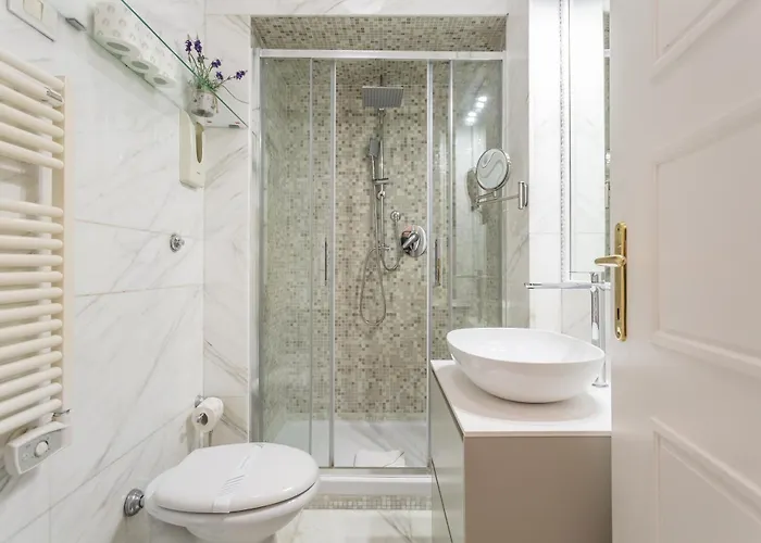 Апартаменты Stylish Spanish Steps Retreat